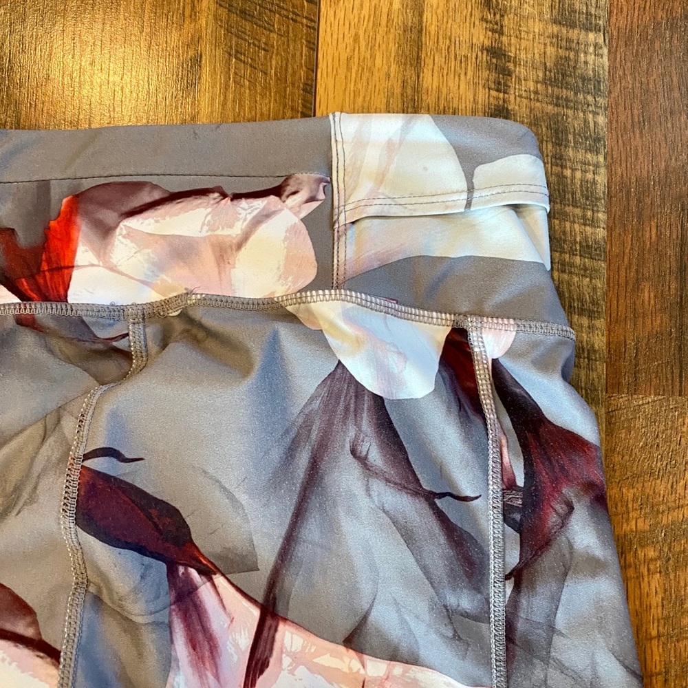 FABLETICS Gia Mirage Print Capri Leggings - Picture 9 of 11